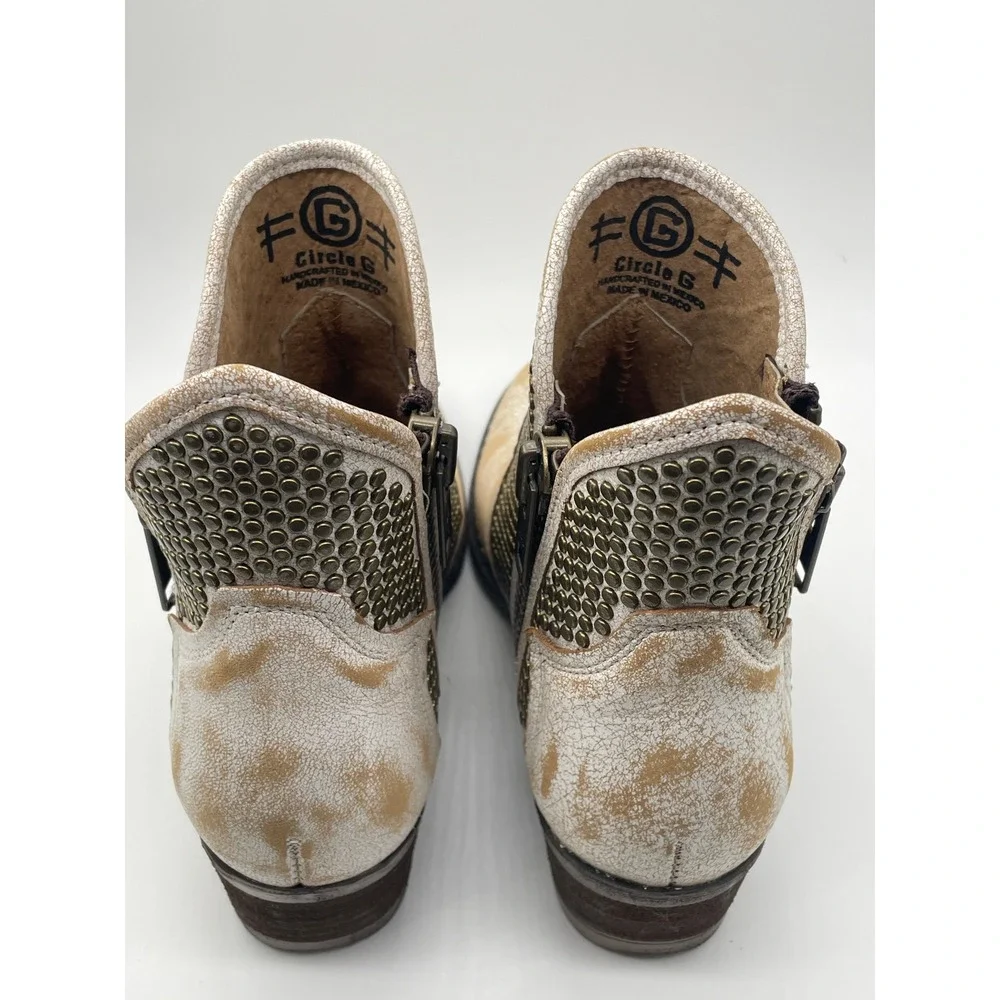Circle G by Corral Womens Distressed White Studded Leather Ankle Boots 7.5M